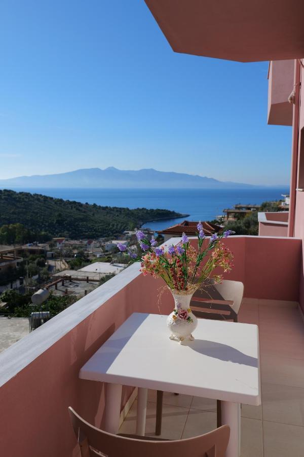 Pink Holiday Sarande Luaran gambar